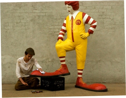 Banksy's_Ronald_McDonald_sculpture_from_Better_Out_Than_In_New_York_City_residency